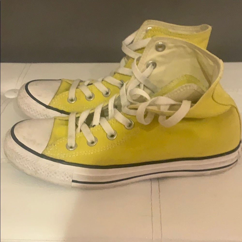 Yellow Converse - Picture 4 of 4